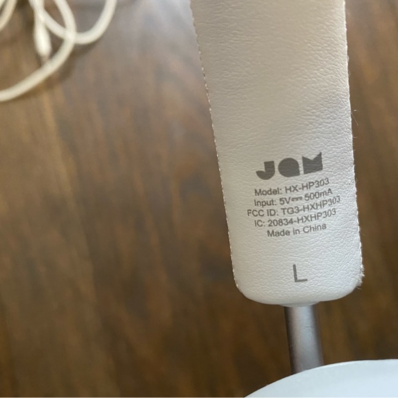JAM Over-the-ear White Wireless Headphones Model HX-HP303 - Picture 3 of 4